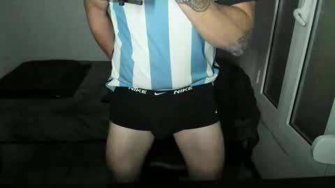 Snapshot of joaquin420_hot chatting on May 14, 3:13 am joaquin420_hot online show from May 14, 3:13 am