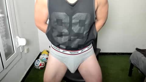 Snapshot of joaquin420_hot chatting on May 23, 8:29 am joaquin420_hot online show from May 23, 8:29 am
