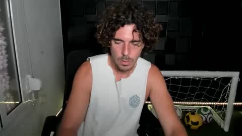 Snapshot of joaquin420_hot chatting on May 30, 8:00 am joaquin420_hot online show from May 30, 8:00 am