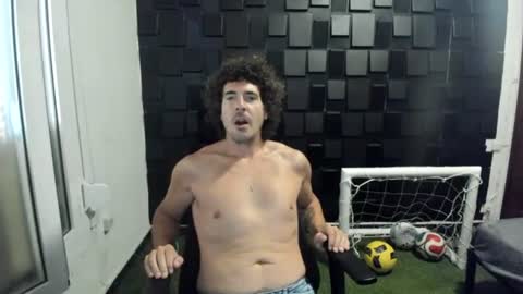 Snapshot of joaquin420_hot chatting on June 25, 7:24 am joaquin420_hot online show from June 25, 7:24 am