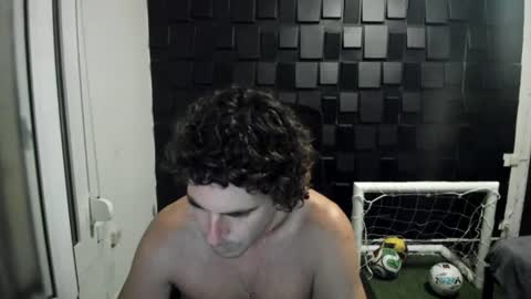Snapshot of joaquin420_hot chatting on June 25, 7:40 pm joaquin420_hot online show from June 25, 7:40 pm