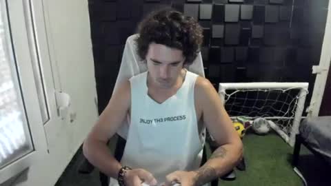 Snapshot of joaquin420_hot chatting on June 26, 8:08 am joaquin420_hot online show from June 26, 8:08 am