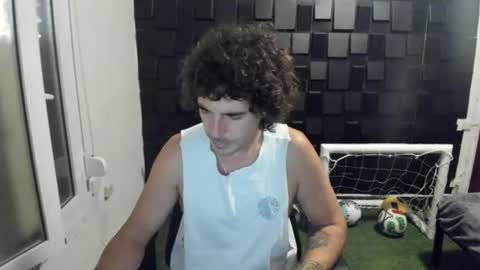 Snapshot of joaquin420_hot chatting on June 27, 9:03 am joaquin420_hot online show from June 27, 9:03 am