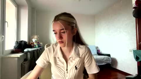 Snapshot of jodeefluty chatting on July 4, 7:03 am Alice online show from July 4, 7:03 am