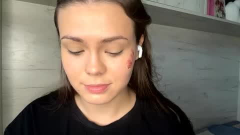 Snapshot of jodeesolarz chatting on April 22, 10:28 am Mila online show from April 22, 10:28 am