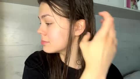 Snapshot of jodeesolarz chatting on April 30, 10:54 am Mila online show from April 30, 10:54 am
