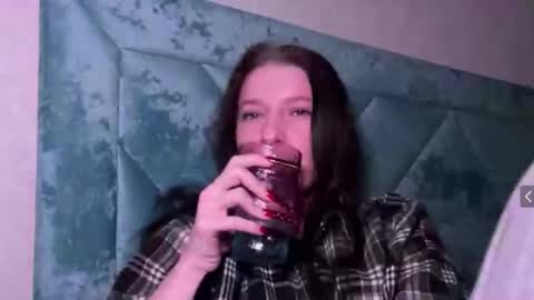 Snapshot of jodycunard chatting on March 16, 4:44 pm Sarah online show from March 16, 4:44 pm