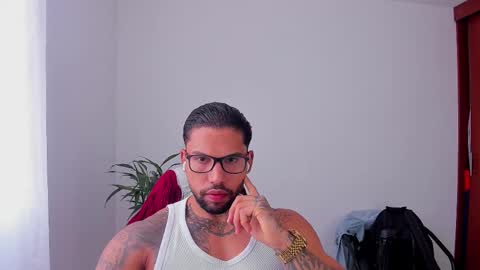 joe_esthetic online show from November 12, 2:17 pm