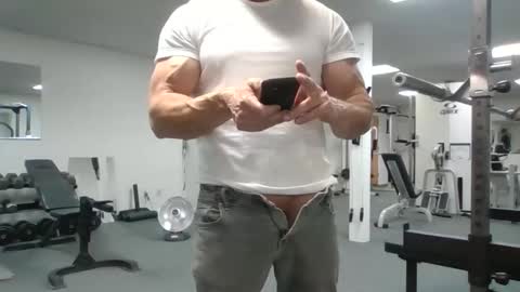 joe_smith5679 online show from April 20, 8:10 pm