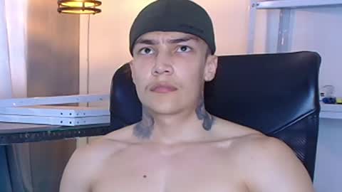 joeh_jonas online show from October 12, 9:03 pm