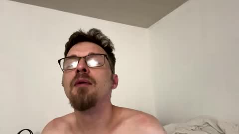 Snapshot of joemama34 chatting on February 16, 9:37 am Xtina online show from February 16, 9:37 am