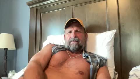 Snapshot of joestros chatting on October 8, 8:17 pm joestros online show from October 8, 8:17 pm