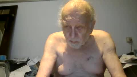 Snapshot of johan1948 chatting on January 3, 3:55 pm Johan online show from January 3, 3:55 pm