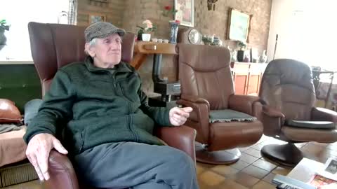 Snapshot of johan7_heet chatting on December 4, 10:24 am johan7 heet online show from December 4, 10:24 am
