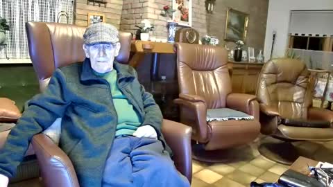 Snapshot of johan7_heet chatting on December 4, 4:27 pm johan7 heet online show from December 4, 4:27 pm