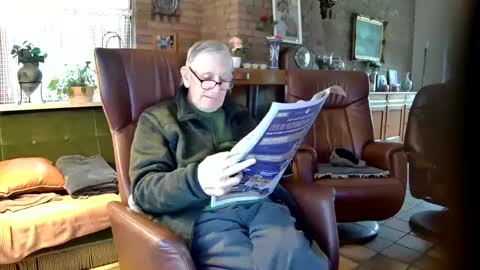 Snapshot of johan7_heet chatting on December 11, 1:28 pm johan7 heet online show from December 11, 1:28 pm