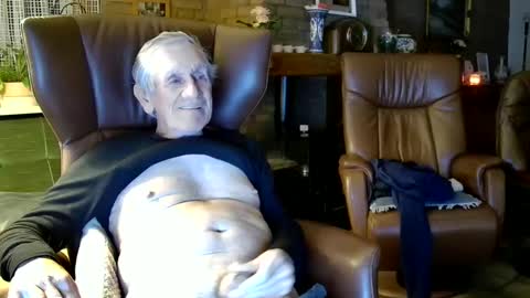 Snapshot of johan7_heet chatting on December 16, 6:16 pm johan7 heet online show from December 16, 6:16 pm