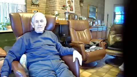 Snapshot of johan7_heet chatting on December 18, 3:00 pm johan7 heet online show from December 18, 3:00 pm