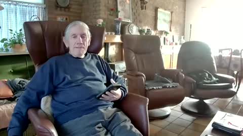 Snapshot of johan7_heet chatting on December 23, 1:45 pm johan7 heet online show from December 23, 1:45 pm