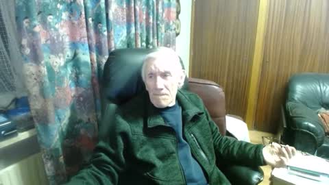 Snapshot of johan7_heet chatting on December 25, 7:34 pm johan7 heet online show from December 25, 7:34 pm
