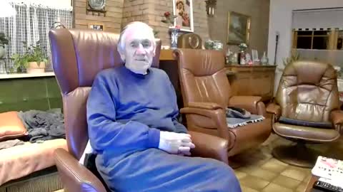 Snapshot of johan7_heet chatting on December 25, 10:37 pm johan7 heet online show from December 25, 10:37 pm
