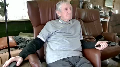 Snapshot of johan7_heet chatting on January 22, 2:14 pm johan7 heet online show from January 22, 2:14 pm