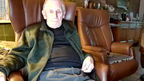 Snapshot of johan7_heet chatting on February 12, 4:33 pm johan7 heet online show from February 12, 4:33 pm