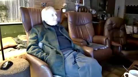 Snapshot of johan7_heet chatting on February 22, 5:57 pm johan7 heet online show from February 22, 5:57 pm