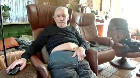 Snapshot of johan7_heet chatting on February 23, 1:32 pm johan7 heet online show from February 23, 1:32 pm