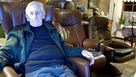 Snapshot of johan7_heet chatting on February 23, 7:49 pm johan7 heet online show from February 23, 7:49 pm