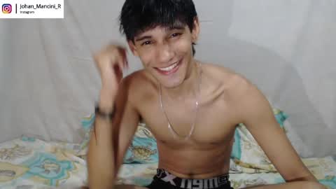 Snapshot of johan_mancini_r chatting on May 11, 7:33 pm johan_mancini_r online show from May 11, 7:33 pm