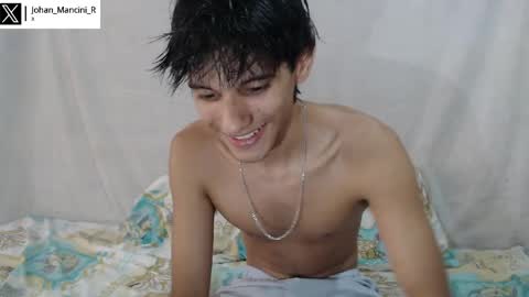 Snapshot of johan_mancini_r chatting on May 13, 5:32 pm johan_mancini_r online show from May 13, 5:32 pm