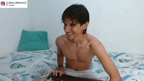 Snapshot of johan_mancini_r chatting on June 26, 5:06 pm johan_mancini_r online show from June 26, 5:06 pm