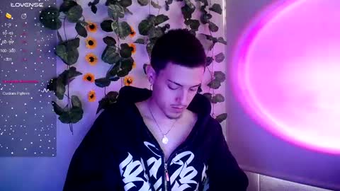 johan_parker222 online show from September 20, 6:53 pm