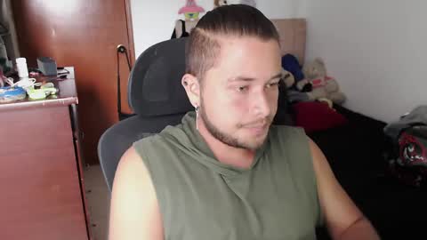 Snapshot of johanleonsweetboy chatting on May 15, 8:49 pm JOHAN independient model online show from May 15, 8:49 pm