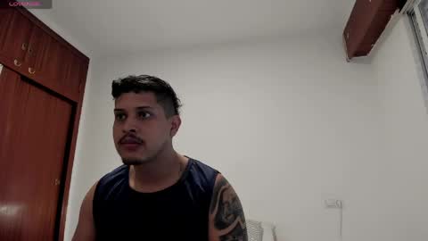 Snapshot of johansmith__ chatting on May 13, 12:13 pm Johan Smith online show from May 13, 12:13 pm
