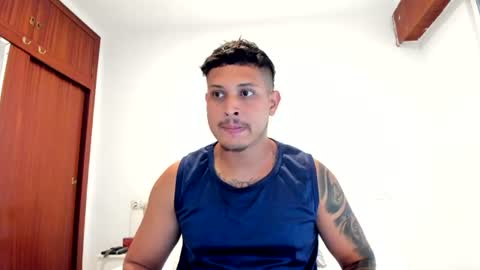 Snapshot of johansmith__ chatting on June 19, 2:43 pm Johan Smith online show from June 19, 2:43 pm