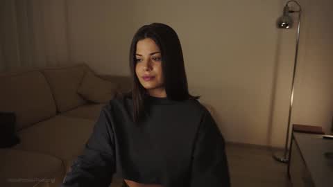 Jo online show from February 8, 6:00 pm