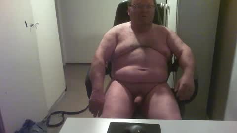 john341140 online show from April 23, 10:23 pm