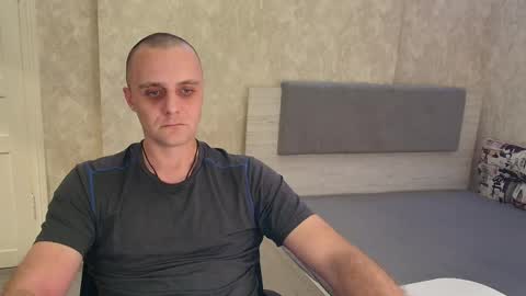 Snapshot of john_3019 chatting on May 12, 11:13 pm John online show from May 12, 11:13 pm