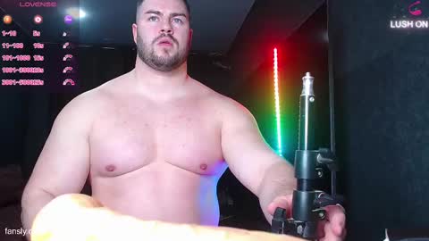 Snapshot of john_and_kiss chatting on February 17, 4:04 pm john and kiss online show from February 17, 4:04 pm