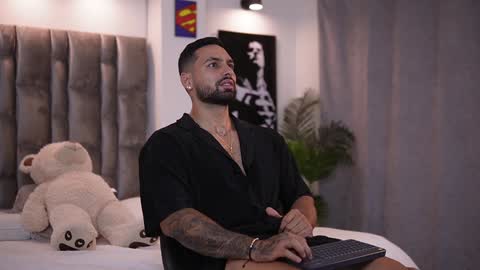 john online show from January 25, 11:00 pm