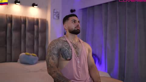 Snapshot of john_king29 chatting on February 10, 12:37 am john online show from February 10, 12:37 am