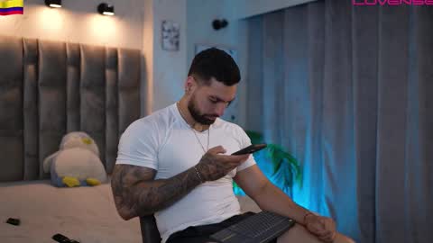 Snapshot of john_king29 chatting on February 24, 6:17 pm john online show from February 24, 6:17 pm