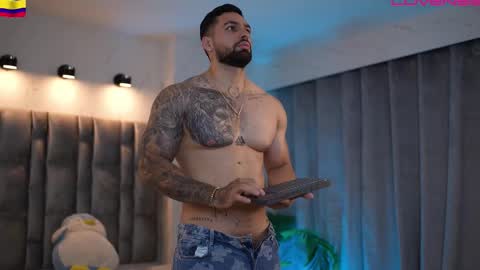 Snapshot of john_king29 chatting on February 26, 1:15 am john online show from February 26, 1:15 am