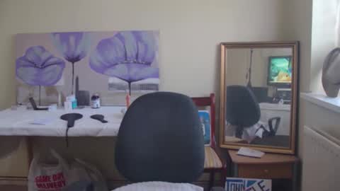 Snapshot of john_little_one chatting on April 20, 1:25 pm JOHN online show from April 20, 1:25 pm
