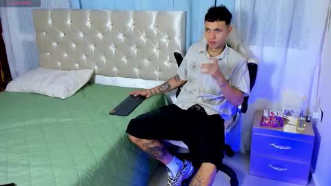 Snapshot of john_mystic chatting on September 12, 2:22 am Jhon Mystic online show from September 12, 2:22 am