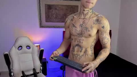 Snapshot of john_mystic chatting on February 5, 1:54 am Jhon Mystic online show from February 5, 1:54 am