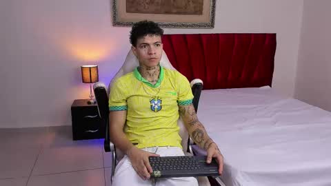 Snapshot of john_mystic chatting on February 16, 3:35 am Jhon Mystic online show from February 16, 3:35 am