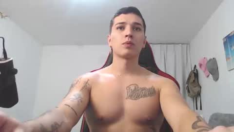 Snapshot of john_s117 chatting on April 19, 10:34 pm JOHN online show from April 19, 10:34 pm